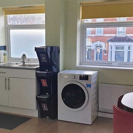 Swindon Old Town Duplex - Entercloud9Sa Apartment Екстериор снимка